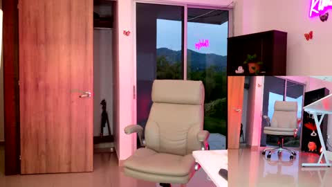 Melissa online show from May 1, 10:57 pm