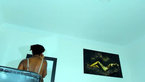 Kimberly Banks online show from February 27, 10:04 am