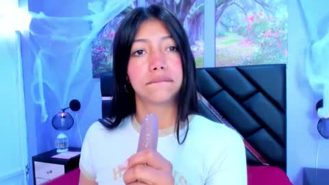 Snapshot of kimberlyvillalobos chatting on October 20, 11:35 am Kimberly Villalobos online show from October 20, 11:35 am