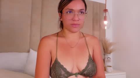 kimblakee online show from March 27, 8:26 am