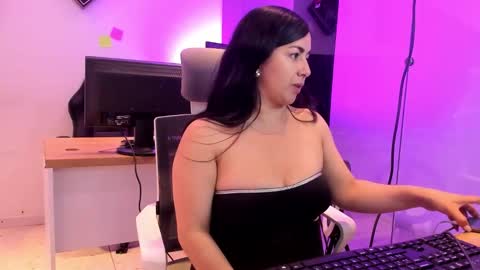 Camila online show from October 21, 1:26 pm