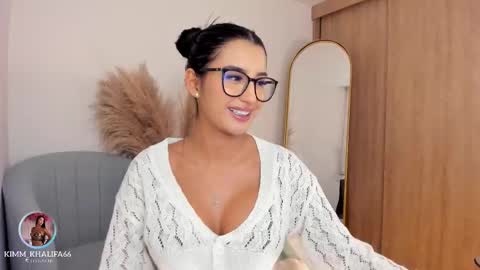 Kim  online show from October 31, 1:40 am