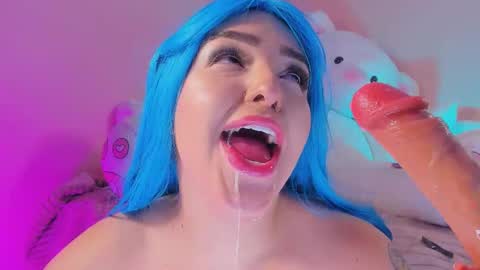 Kim  online show from December 5, 6:53 pm