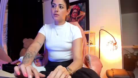 kimmberly_saenz_ online show from July 18, 12:58 am