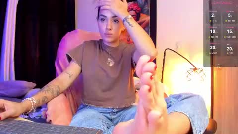 kimmberly_saenz_ online show from June 14, 2:24 am