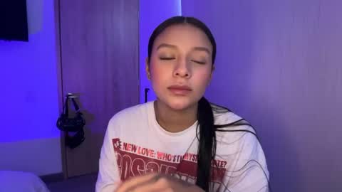 kimmi online show from July 3, 3:51 pm