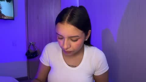kimmi online show from June 12, 4:26 pm