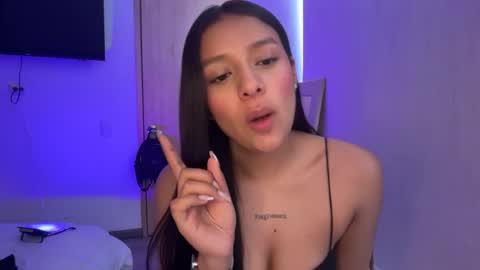 kimmi online show from April 28, 9:29 pm