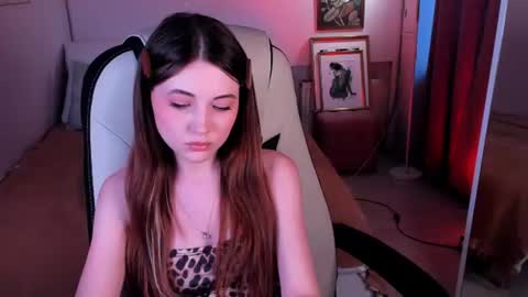  Your Kimmie  follow me  online show from August 4, 3:18 pm