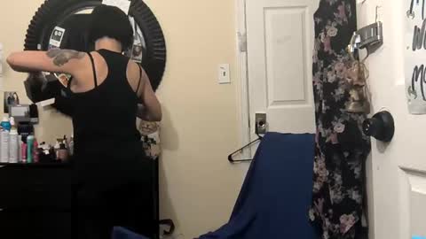 kimmiemode online show from October 19, 11:40 pm