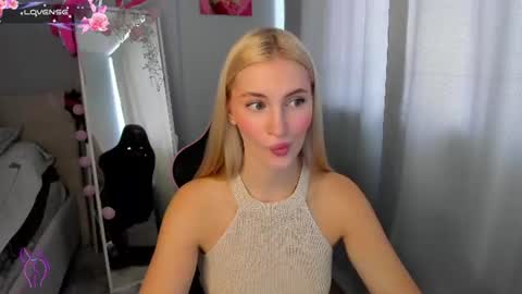 kimmy1_powell online show from June 26, 4:25 am