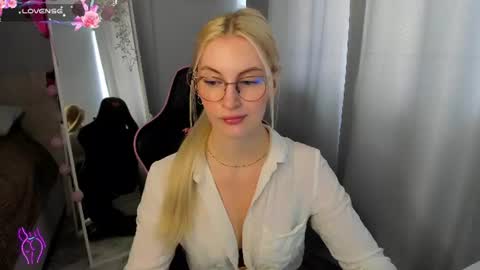 kimmy1_powell online show from June 30, 4:01 am