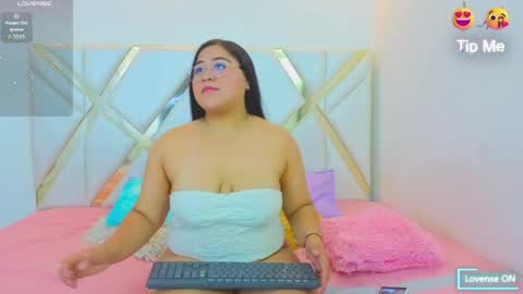Kimmy  online show from May 29, 12:14 pm