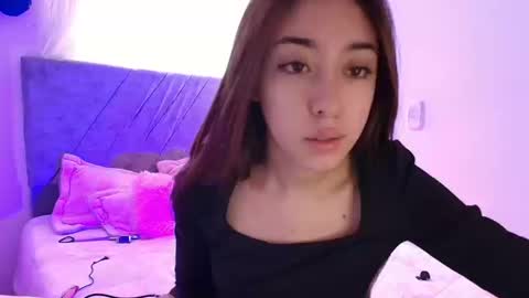 Snapshot of kimmy_veggaa chatting on September 16, 1:19 pm kimm online show from September 16, 1:19 pm