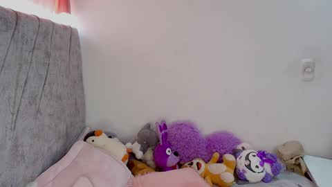 Snapshot of kimmy_veggaa chatting on October 14, 4:09 pm kimm online show from October 14, 4:09 pm