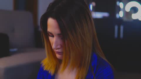 KimSkye online show from January 12, 11:15 pm