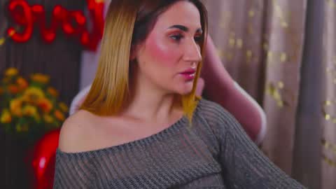 KimSkye online show from February 16, 9:38 pm