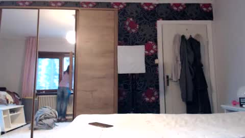sexysexyhotwetpinkredpussy online show from May 16, 6:40 pm