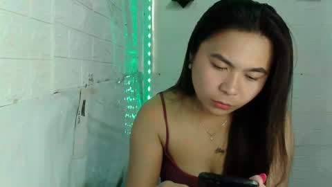 Snapshot of kinky_gurl69 chatting on December 28, 1:18 am mary online show from December 28, 1:18 am