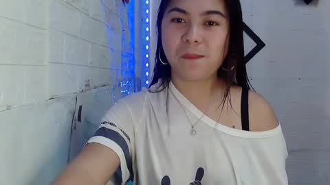 Snapshot of kinky_gurl69 chatting on December 5, 12:08 am mary online show from December 5, 12:08 am