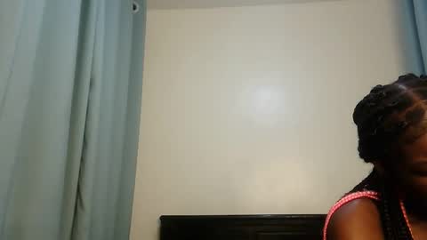 Lola online show from October 30, 1:56 pm