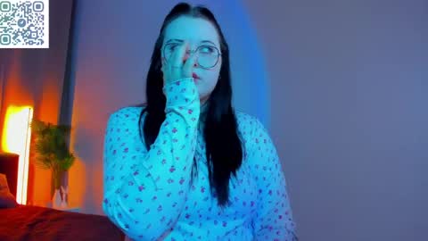 kira online show from April 29, 2:37 am