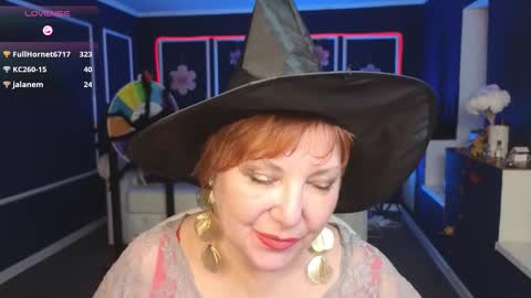 Kira Kennet online show from October 25, 6:59 pm