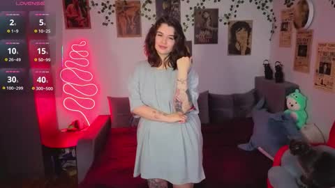 Kira VanKick online show from November 13, 5:01 pm