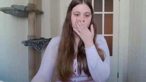 Kira Perry online show from April 26, 6:22 am