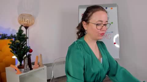 kiraadamss online show from December 23, 2:37 am