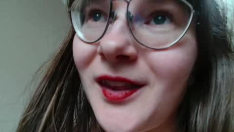 KiraGoldens online show from May 4, 8:51 am