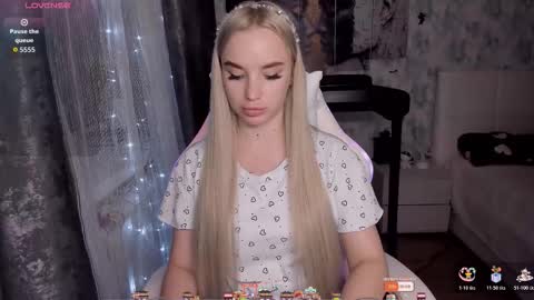 kirakrox online show from November 9, 6:37 pm