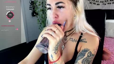 Kira online show from November 19, 2:00 am