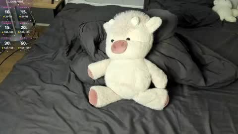 kirameowcam online show from May 6, 8:13 pm