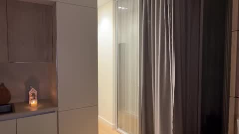 Kira online show from November 10, 4:02 pm