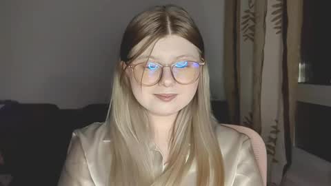 KiraYume online show from May 21, 9:02 pm