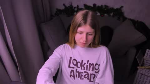 Snapshot of kirraa_ chatting on December 21, 11:02 pm Kira online show from December 21, 11:02 pm