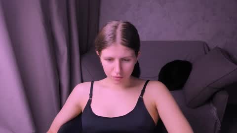 Snapshot of kirraa_ chatting on January 17, 7:27 pm Kira online show from January 17, 7:27 pm