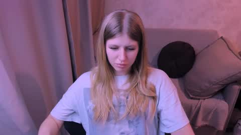 Snapshot of kirraa_ chatting on January 26, 7:09 pm Kira online show from January 26, 7:09 pm