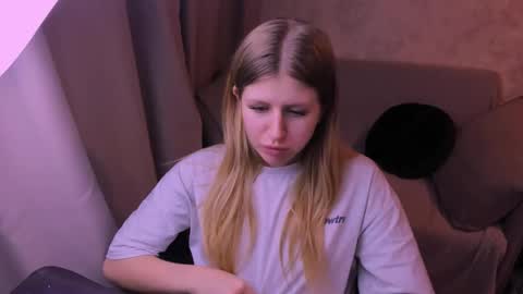 Snapshot of kirraa_ chatting on February 1, 9:40 pm Kira online show from February 1, 9:40 pm