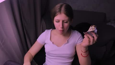 Snapshot of kirraa_ chatting on February 7, 7:49 pm Kira online show from February 7, 7:49 pm