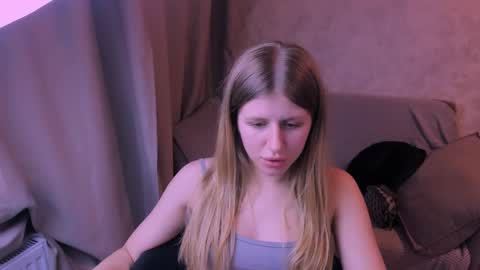 Snapshot of kirraa_ chatting on March 8, 9:51 pm Kira online show from March 8, 9:51 pm