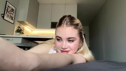 Kira online show from April 14, 9:09 am