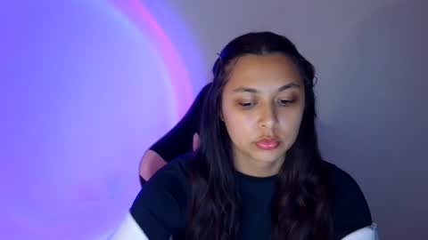 kiss_ameliaa online show from October 28, 10:32 am