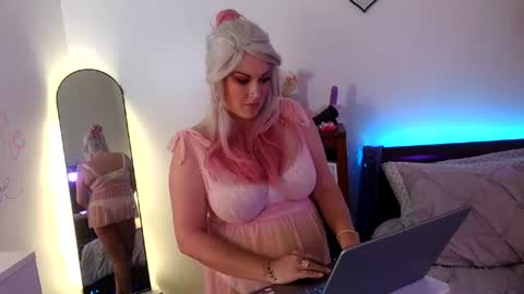 Morgan Monroe online show from July 8, 2:25 am