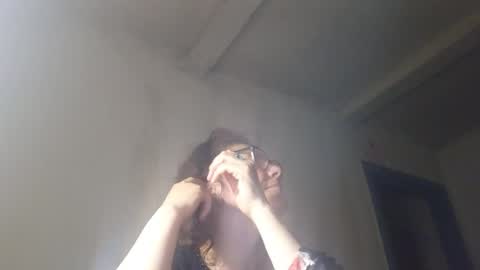 kissandvibe online show from May 12, 6:58 pm