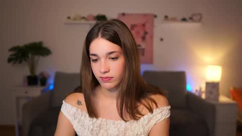 Sisi online show from November 18, 2:18 pm