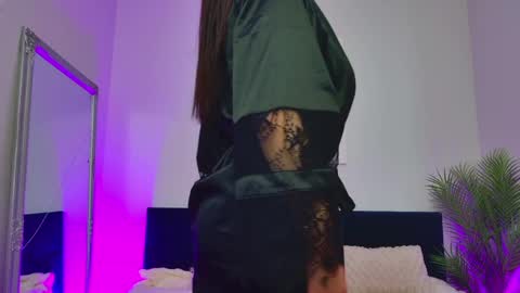 KissInferno online show from May 16, 2:27 pm