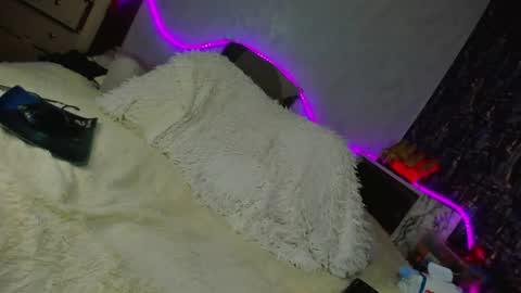 kat online show from July 28, 8:45 pm