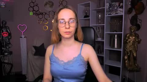 kitniss online show from November 20, 5:14 pm